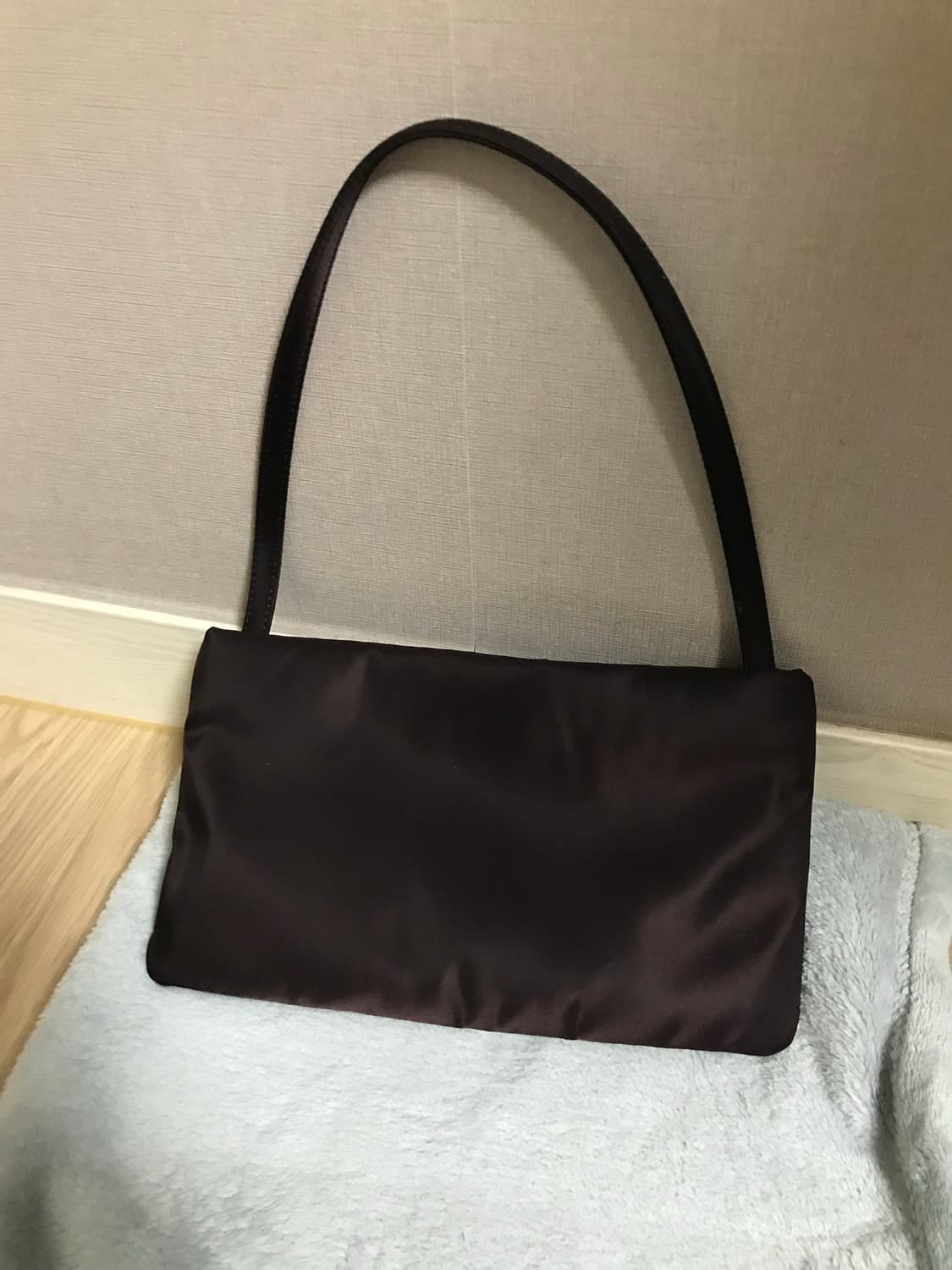 COS 아카이브 나일론 숄더백 브라운 상품이미지1