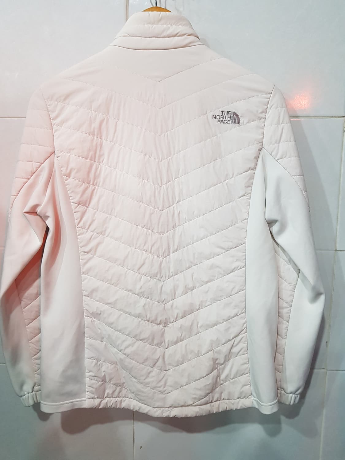 노스페이스 여성 V-Motion 경량패딩 
 상품이미지6