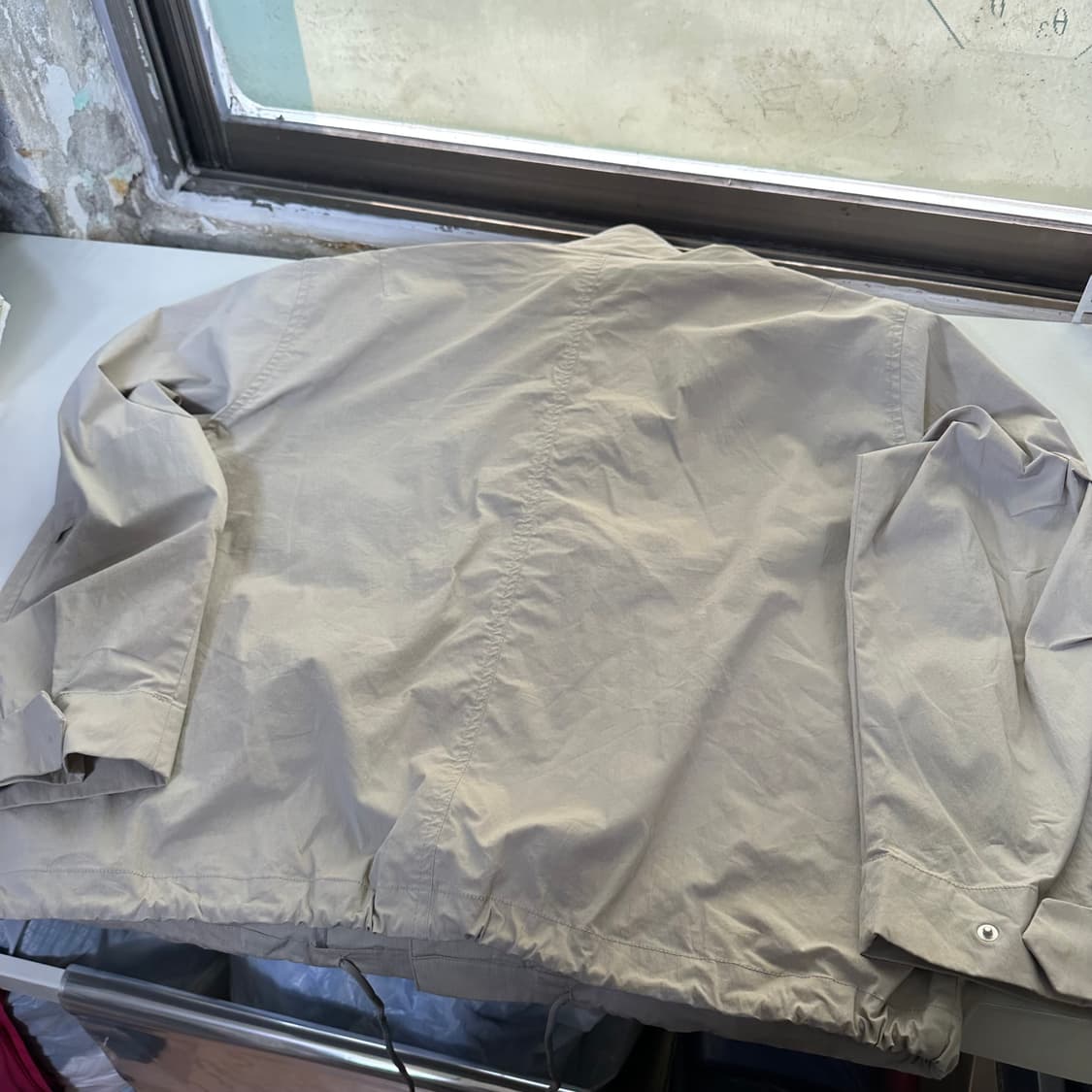 L 100 마인드브릿지 오버핏 밑단스트링 라이트베이지 나일론자켓 상품이미지7