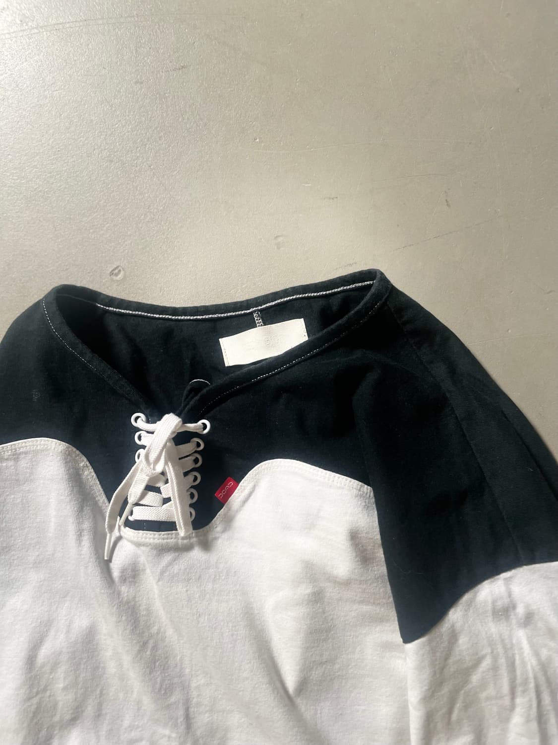 네온싸인  Lace-Up Short Sleeve Top 상품이미지2