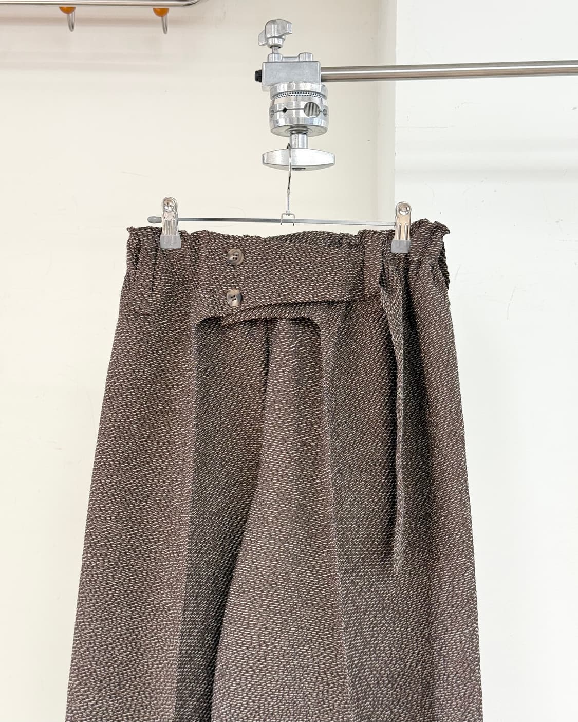 이세이 미야케 브라운 스트라타 플리츠 팬츠 상품이미지2