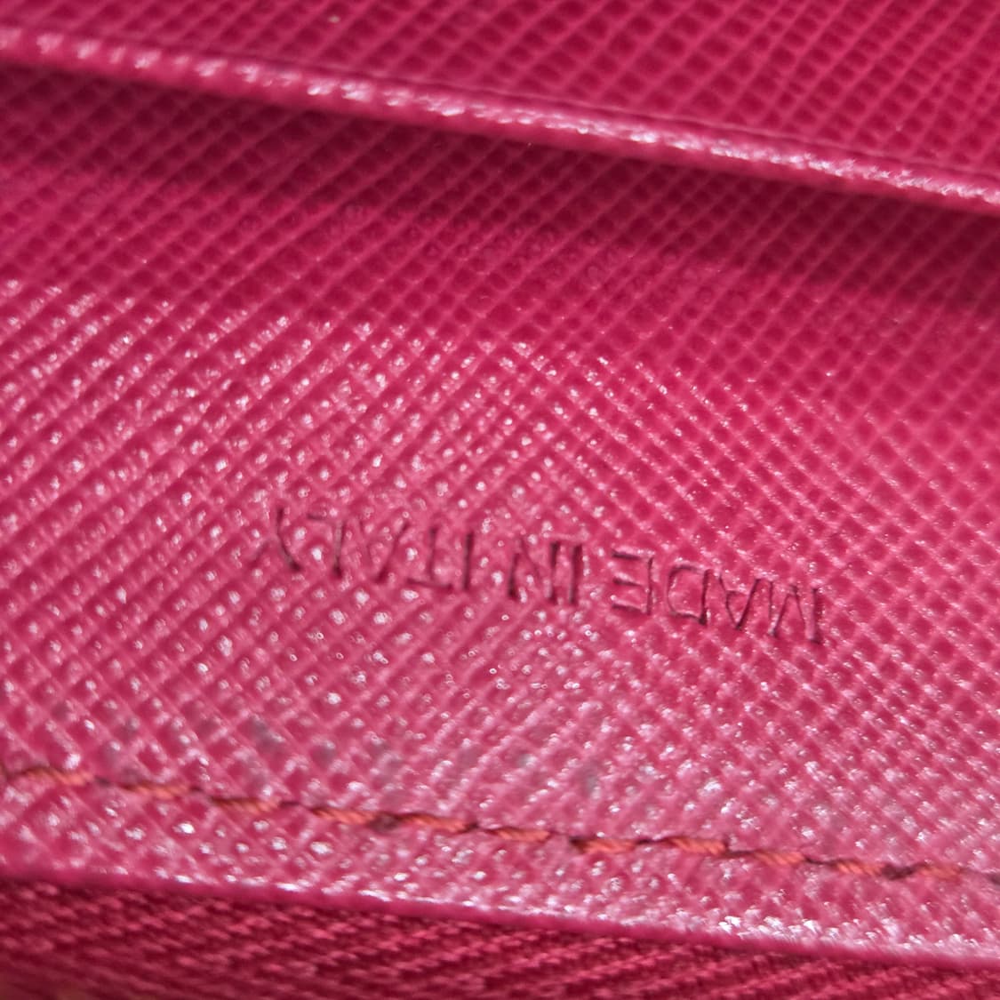 프라다 삼각로고 장지갑 상품이미지7