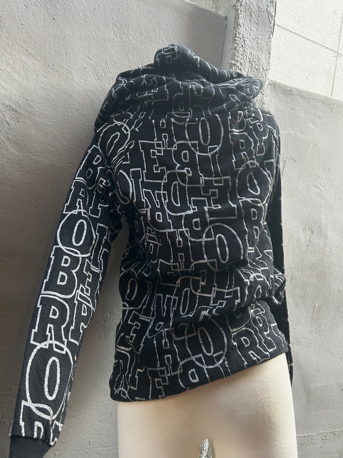 2000s JPN 갸루 실버 프린팅 블랙 후드티 상품이미지4