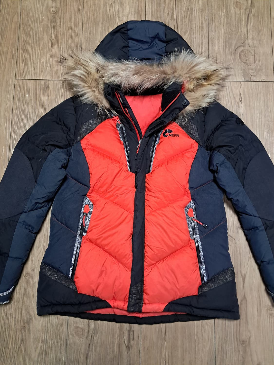 네파 여성 아웃도어 패딩 100 상품이미지1