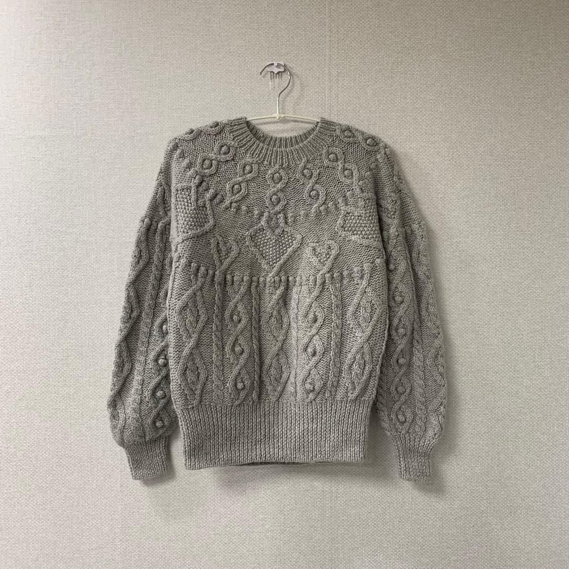 그레이 케이블 니트 상품이미지1
