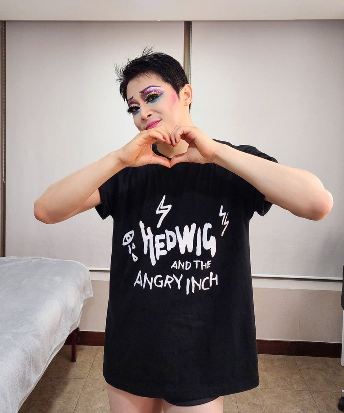 헤드윅 머천다이즈 티셔츠 상품이미지1