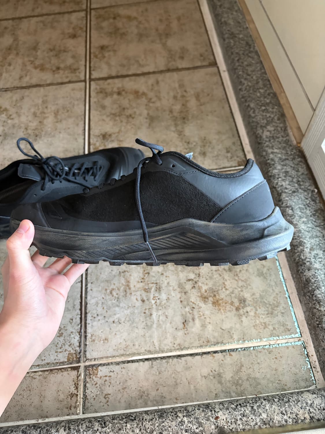 (270) 해칭룸 데상트 Z02 트레일 러닝 슈즈 블랙 상품이미지5