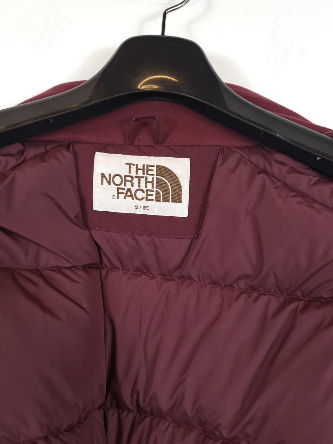 노스페이스 화이트라벨 여성 버건디구스패딩 85-90 S 새제품급 상품이미지5
