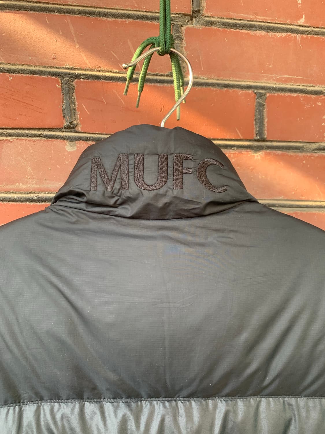 맨체스터 유나이티드 올블랙 다운 패딩 사이즈 95 상품이미지3