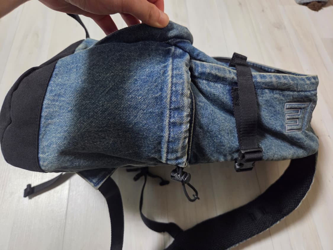 슈프림 데님 백팩 워시드 인디고 - 25FW 상품이미지3