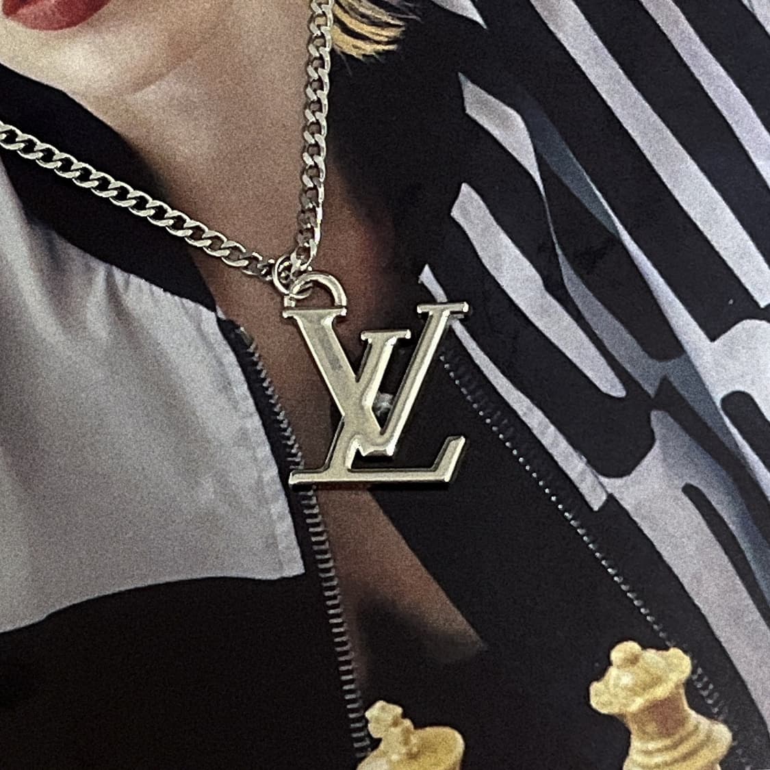 루이비통 LV 앵글 실버 목걸이 상품이미지3