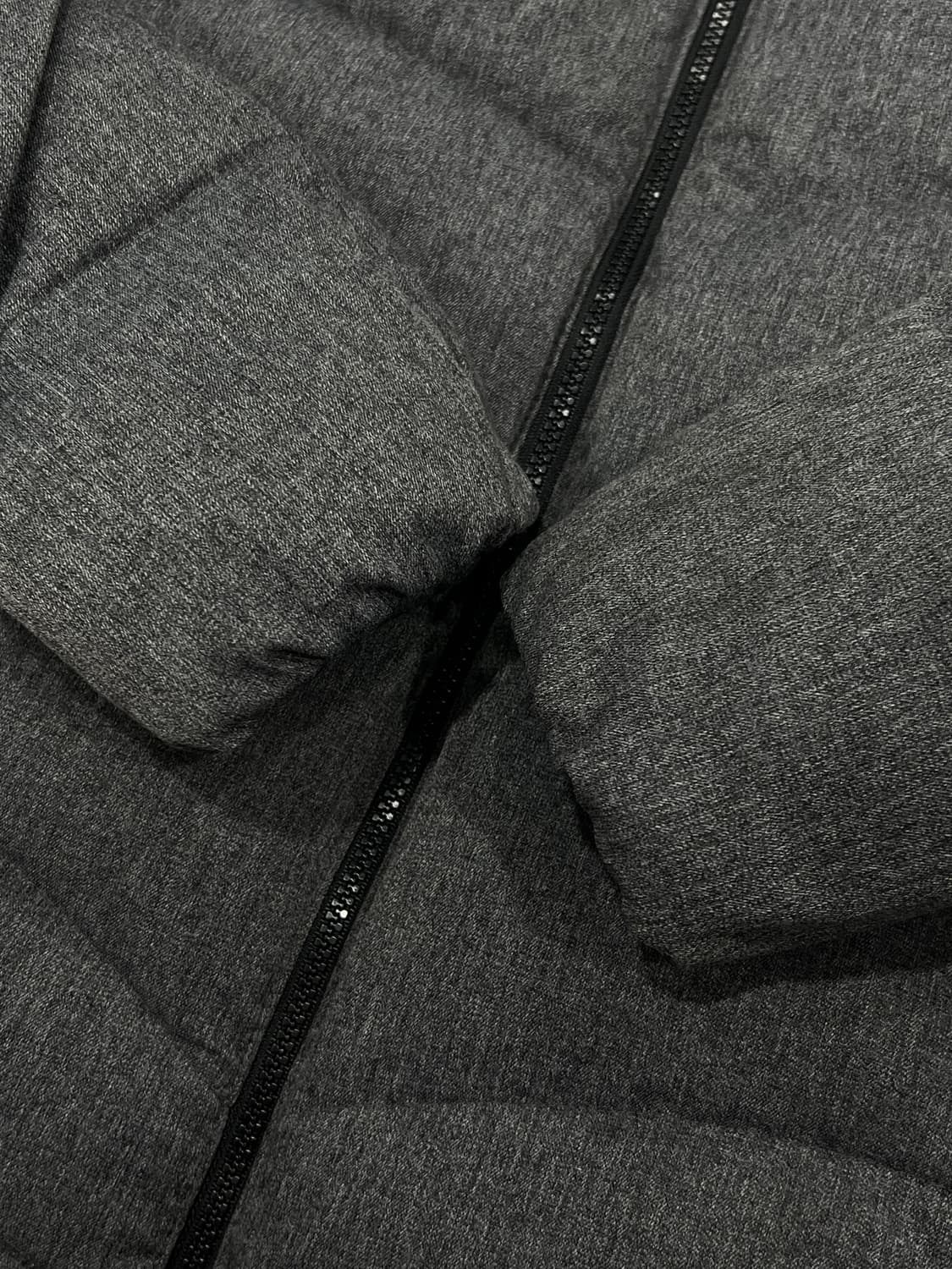 아디다스 우먼스 영다운 패딩 자켓 차콜 상품이미지4