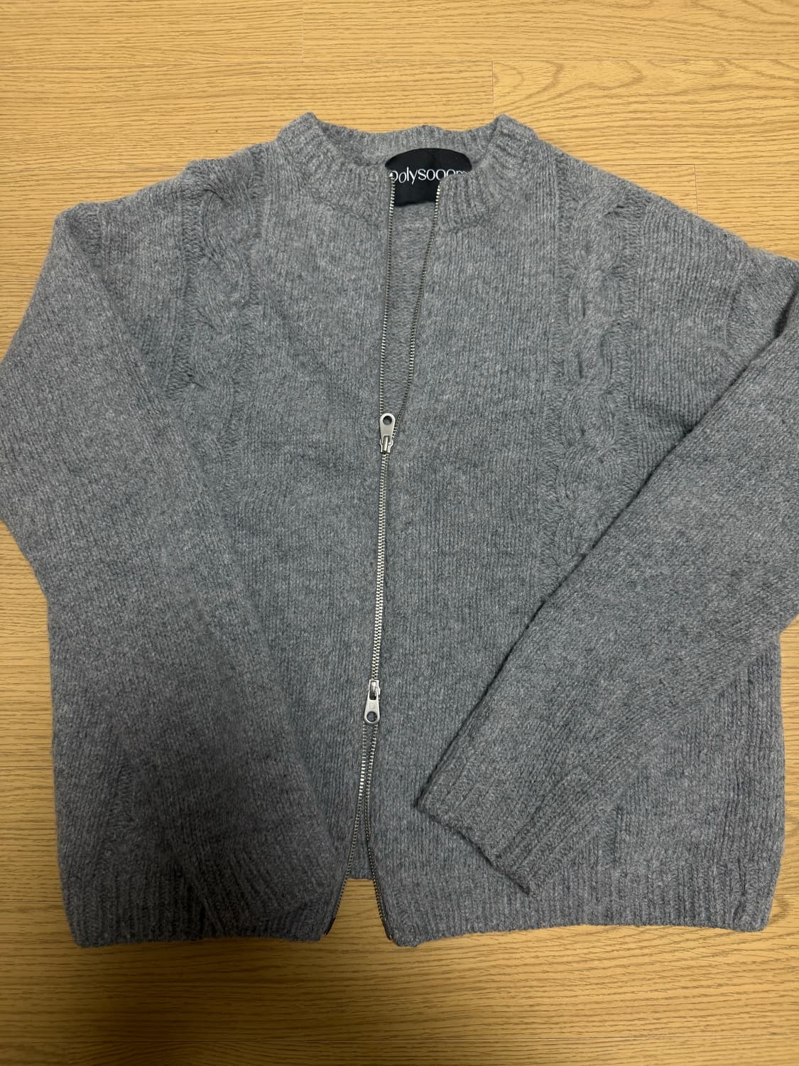 폴리수엠 투웨이 니트집업 상품이미지1