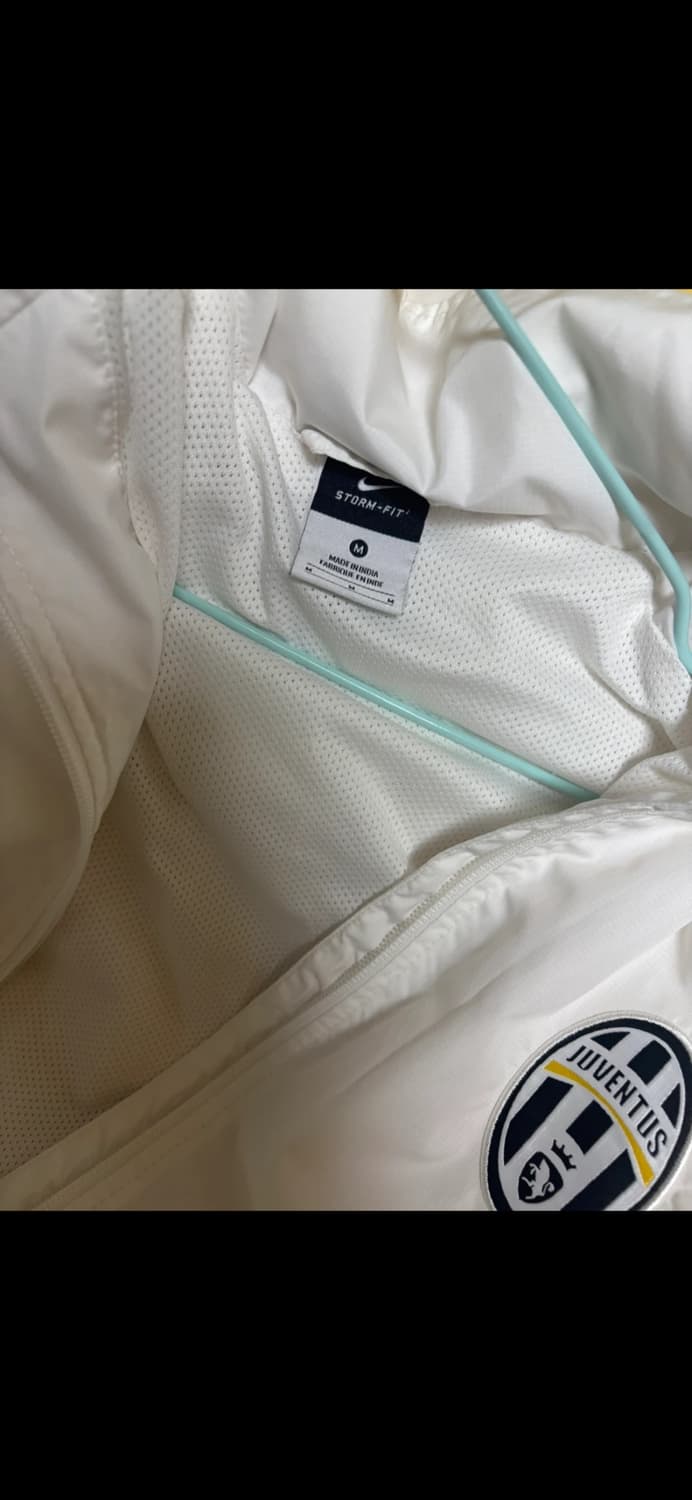 유벤투스 바람막이 상품이미지3