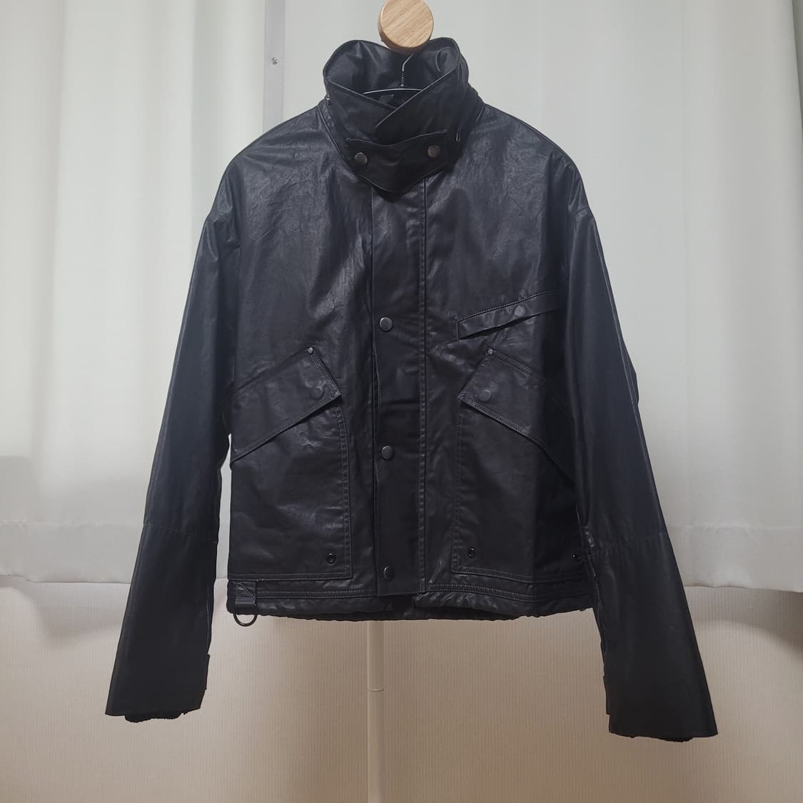 르메르 25fw 레인 숏자켓 오닉스 런웨이 피스

 상품이미지1