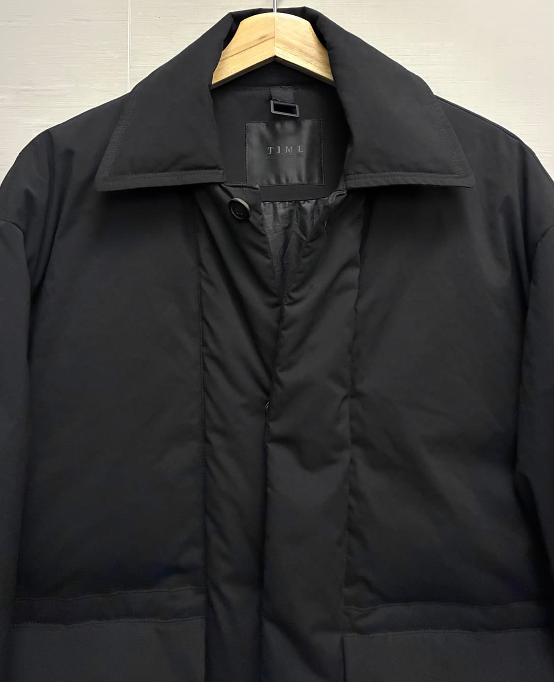 (L/100)TIME HOMME 타임옴므 미니멀 구스 다운 패딩 블랙 상품이미지3