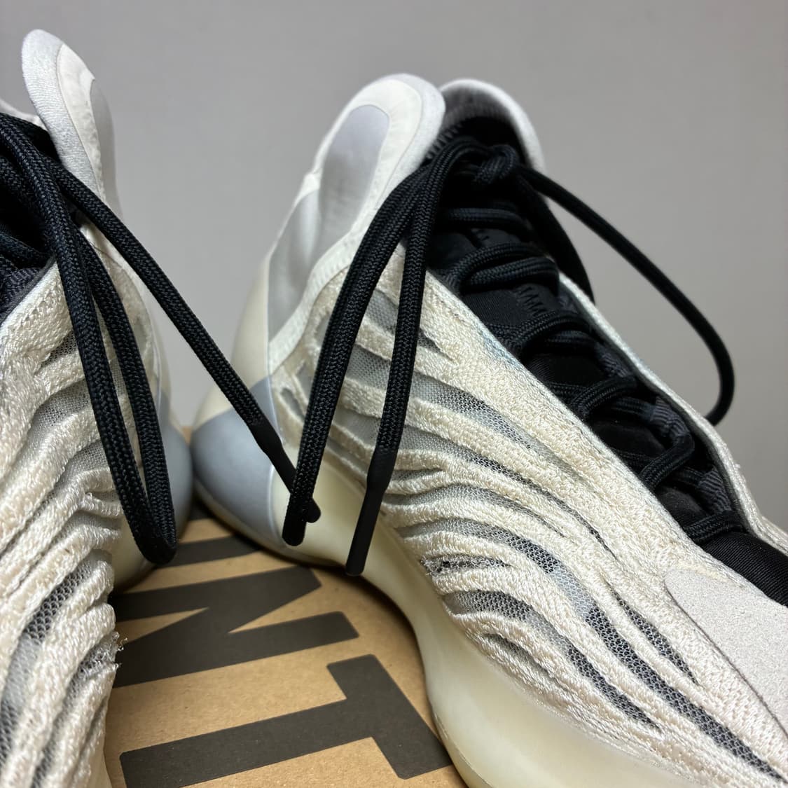 [260]아디다스 YZY QNTM 퀀텀 미스트슬레이트 상품이미지10
