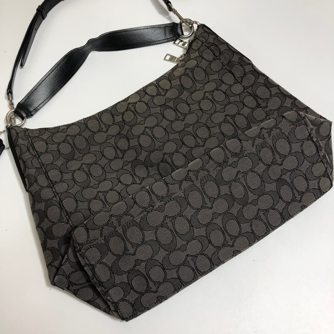 코치 시그니처 숄더백 상품이미지5