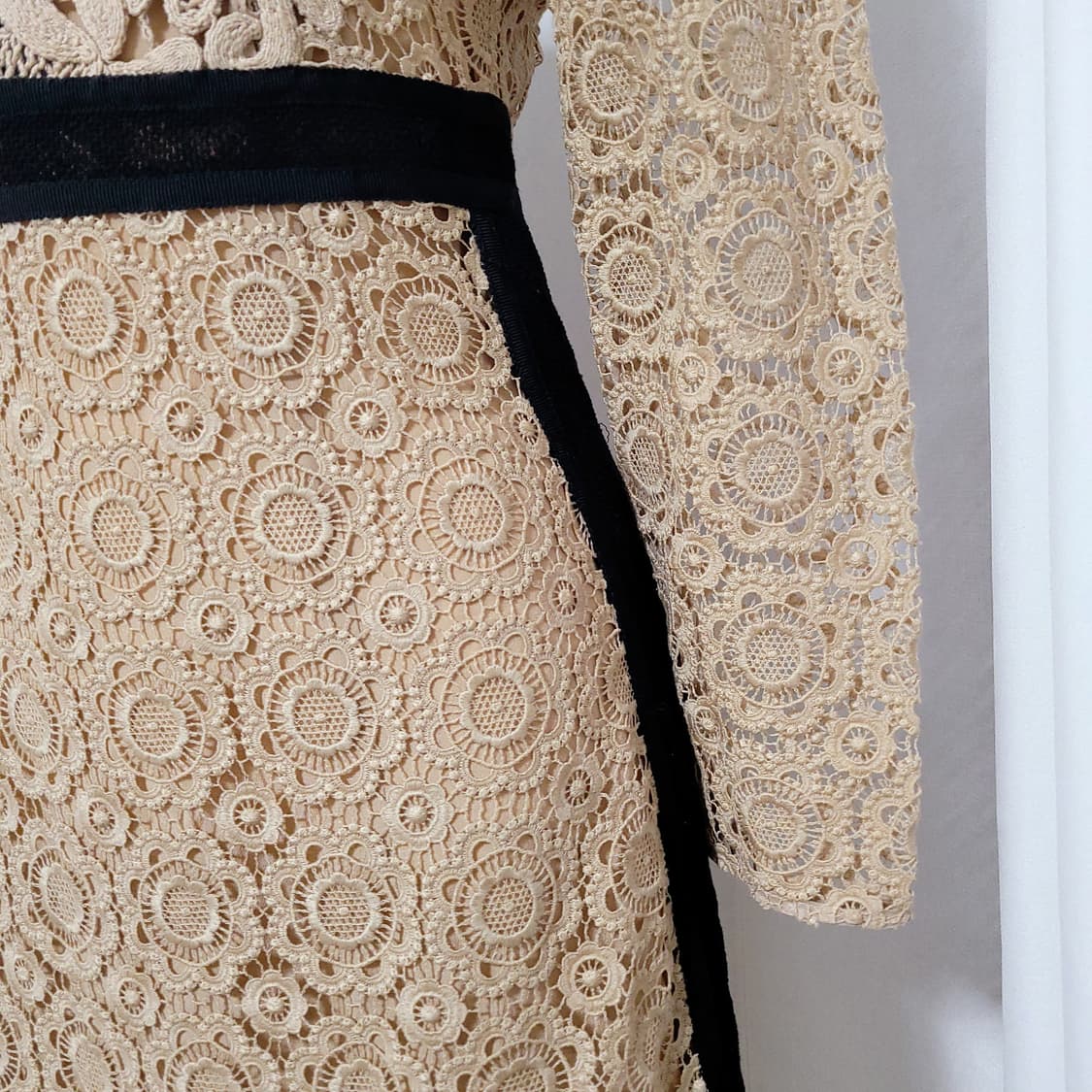 버버리 프로섬 드레스 원피스 골드자수 레이스 (55) 상태최상 상품이미지6