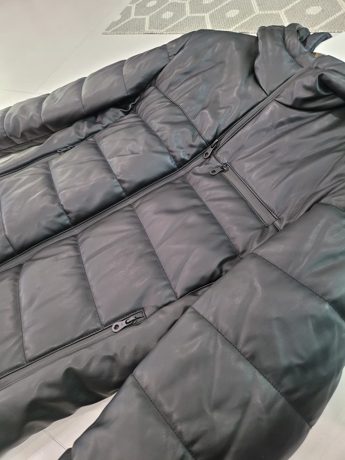 새상품 xl 자라 ZARA 가죽 후드 패딩 상품이미지4