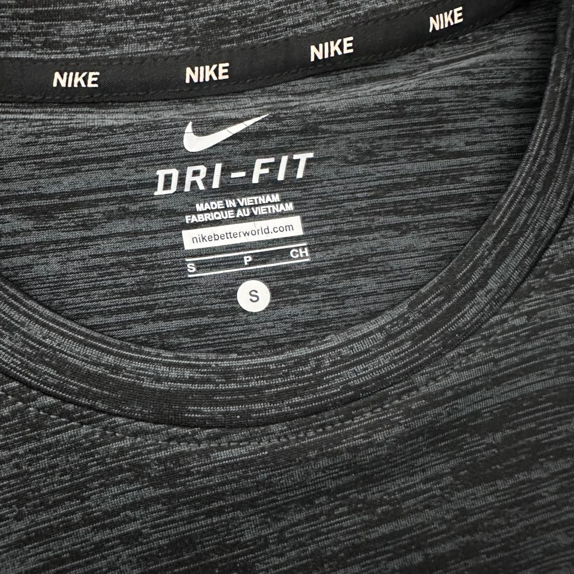 NIKE 나이키 여성 드라이핏 런닝복 기능성 긴팔티셔츠 S 상품이미지3
