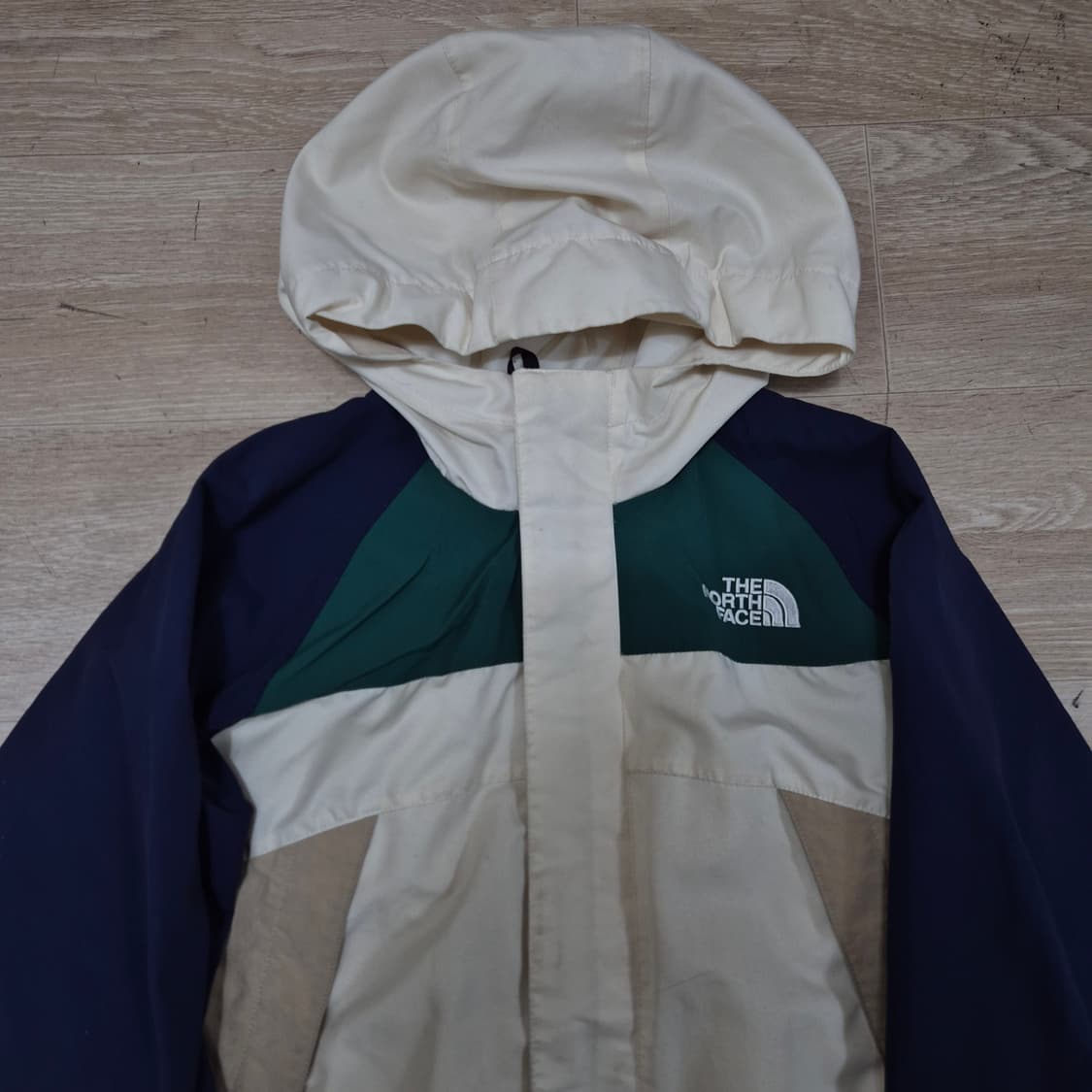 노스페이스 키즈 배색 후드 바람막이 자켓 150(10~11세) 상품이미지2