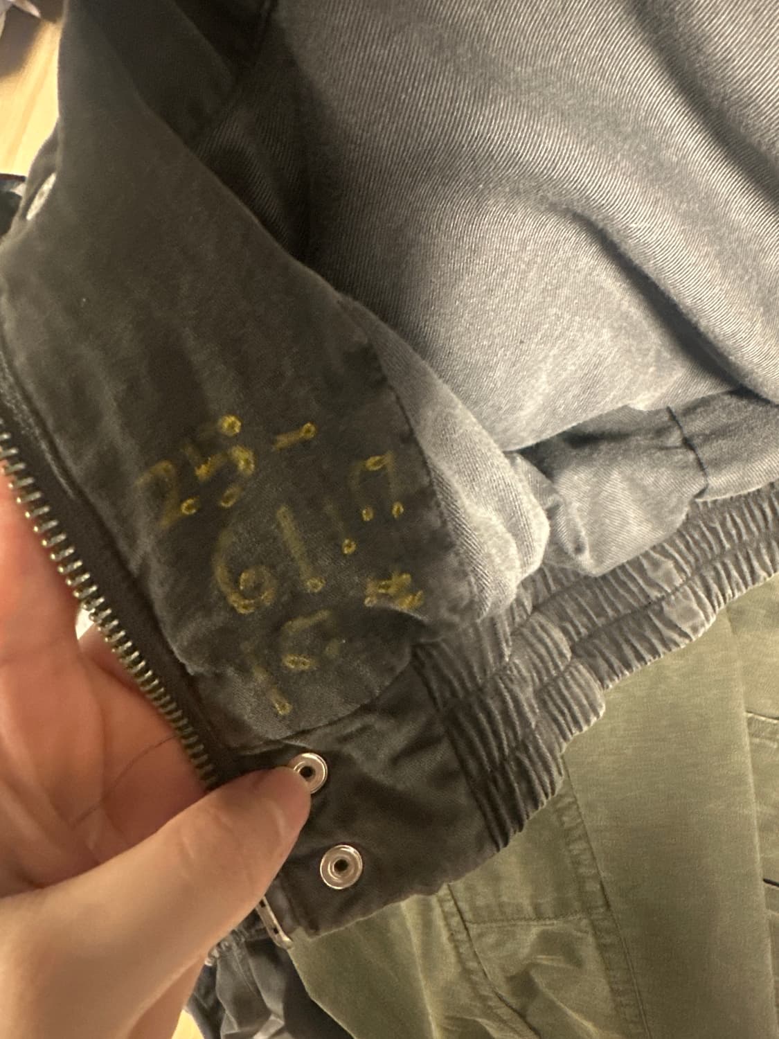 999휴머니티 어드벤쳐 봄버 자켓 차콜 [2] 상품이미지9