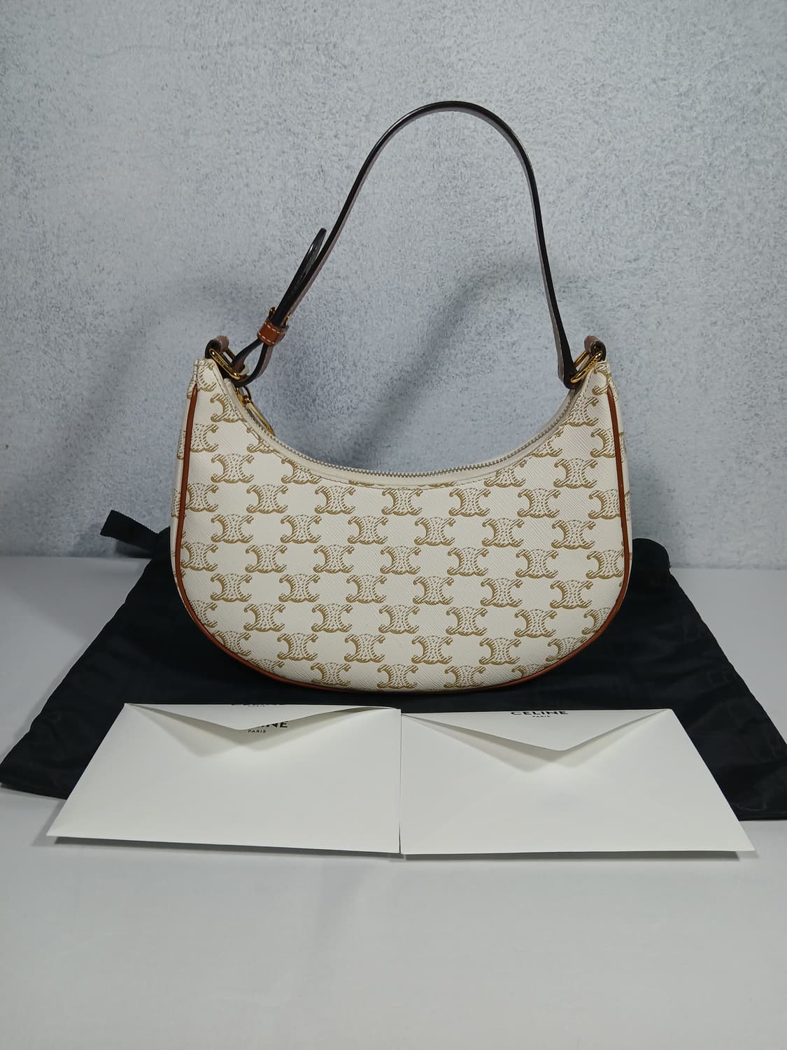 셀린느 트리오페 아바 호보백 193952BZJ 상품이미지1