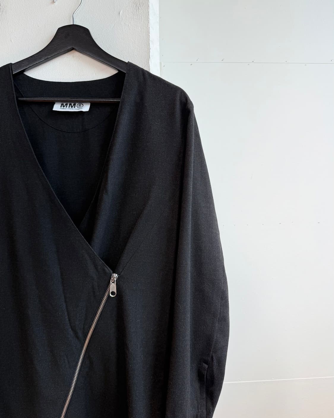 mm6 블랙 사선 집업 자켓  상품이미지5