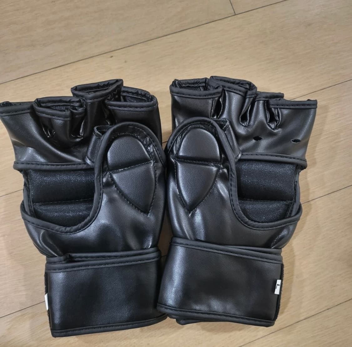 코리안 좀비 정찬성 선수 싸인 글러브 상품이미지3