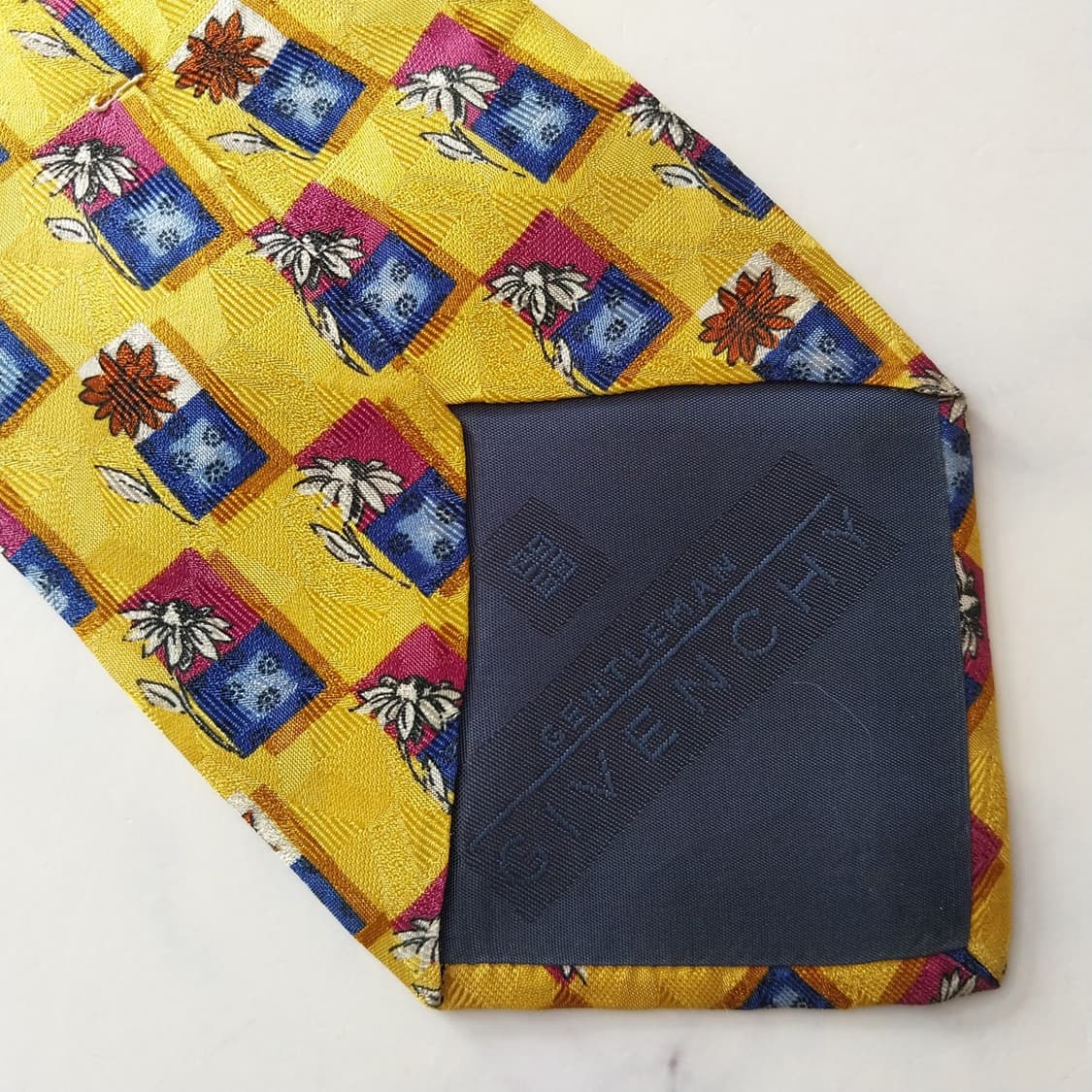 지방시 실크 머스타드 플라워 패턴 넥타이 9.5cm A등급 K1869
 상품이미지7