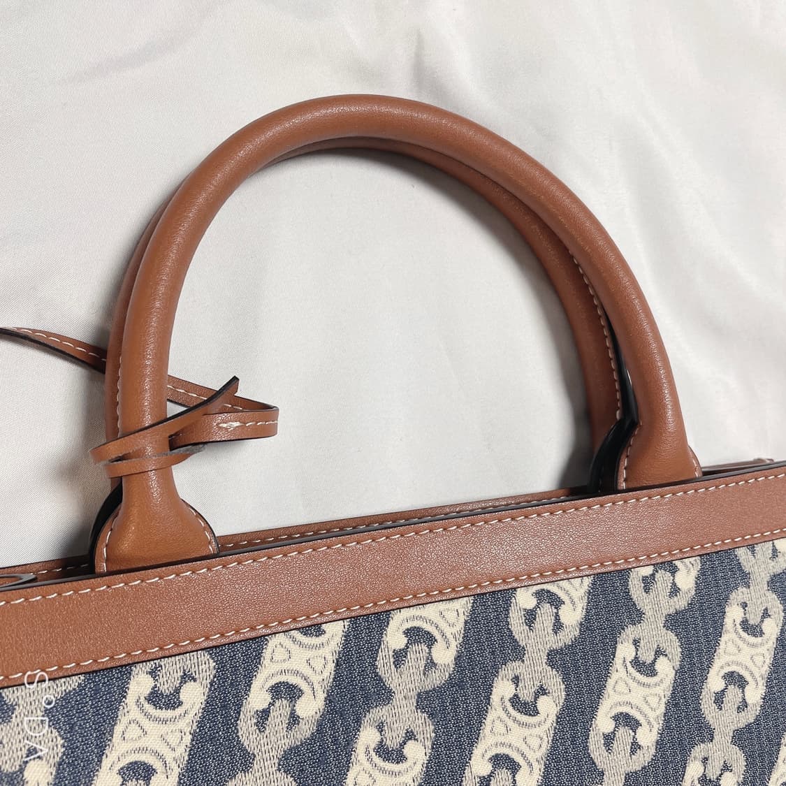 셀린느 캔버스 토트백 상품이미지3