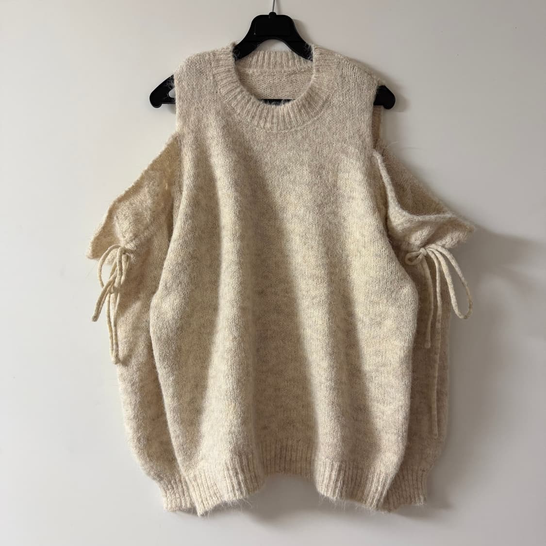 새상품 여자 오프숄더 니트 (베이지) 상품이미지1