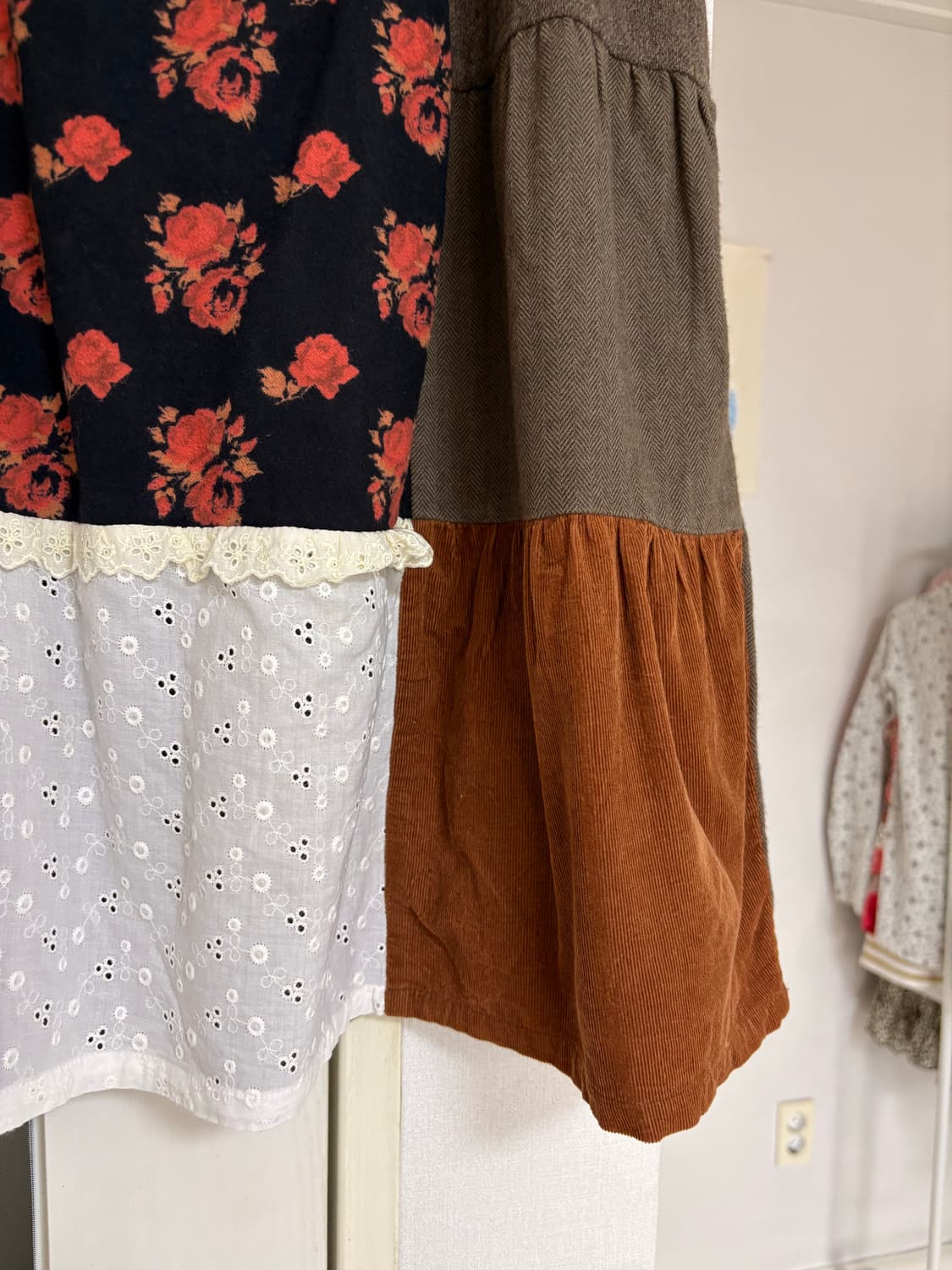 브라운 패치 미디 스커트 상품이미지3