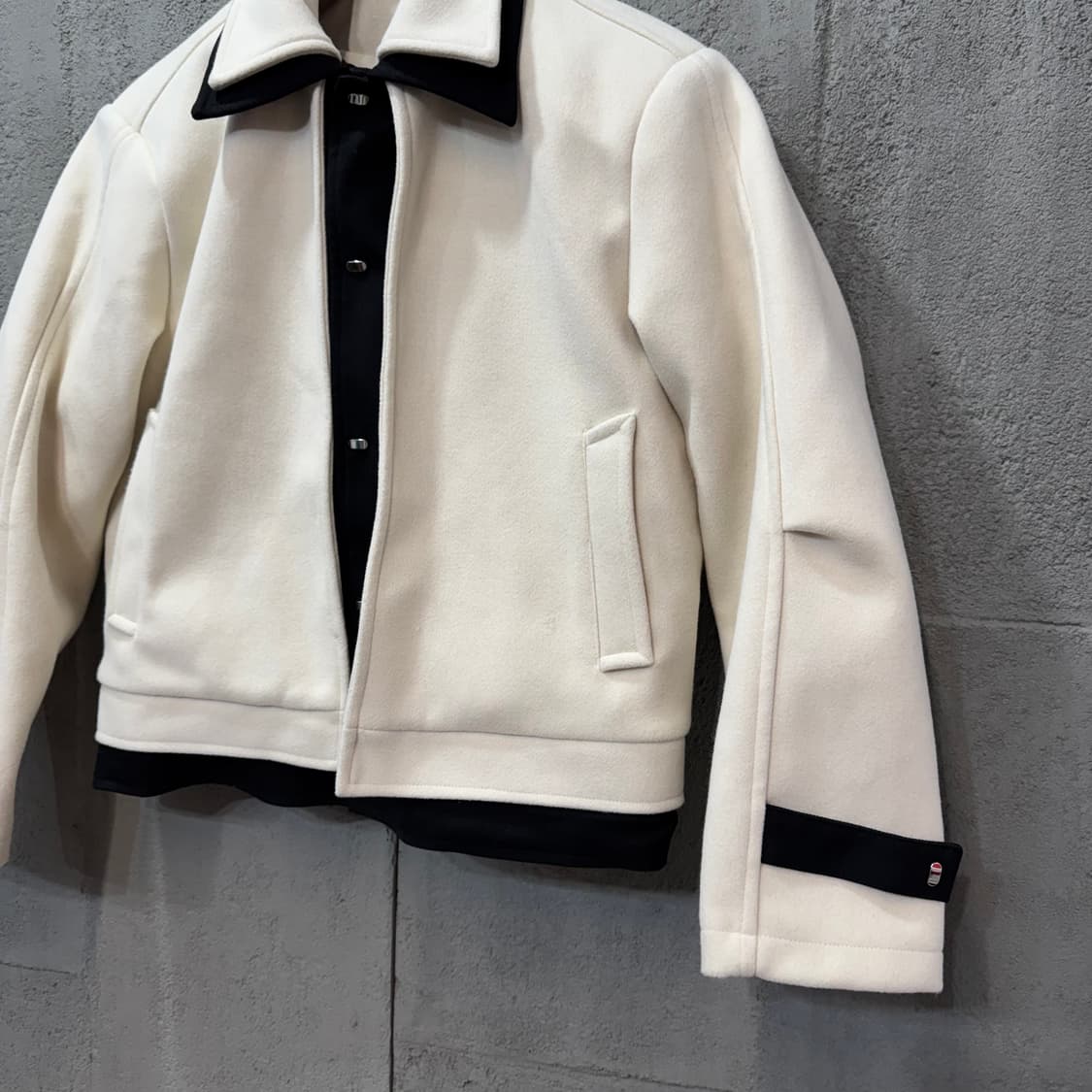 블랙 포인트 화이트 캐주얼 자켓 (M)   상품이미지2