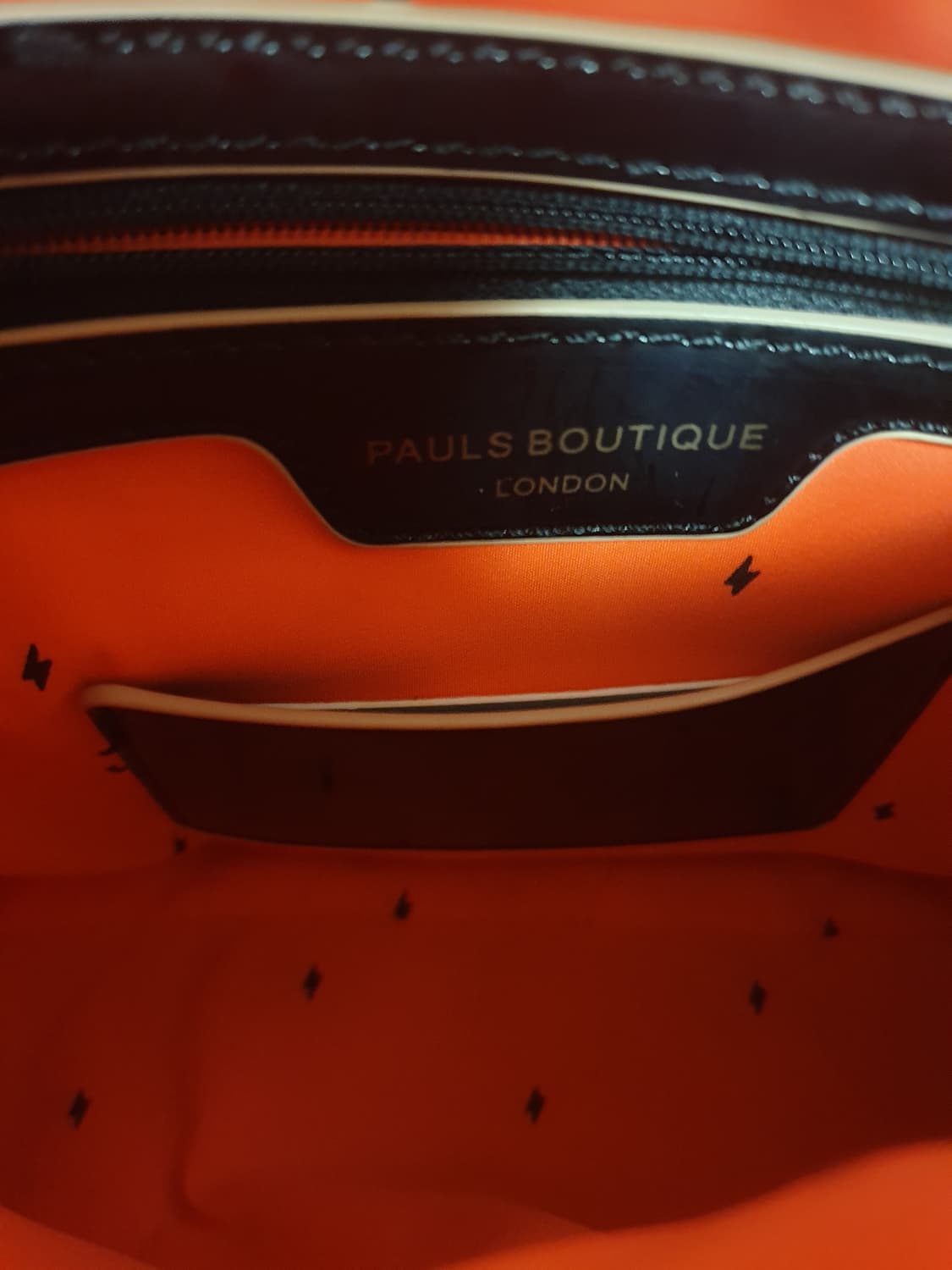 폴스부띠끄 애나멜 도트겸 크로스백 블랙 상품이미지5