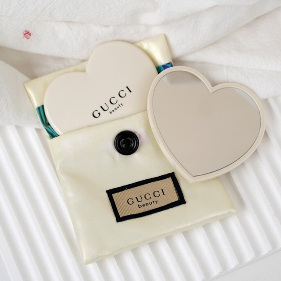 구찌 뷰티 하트 손거울 파우치 세트 상품이미지1