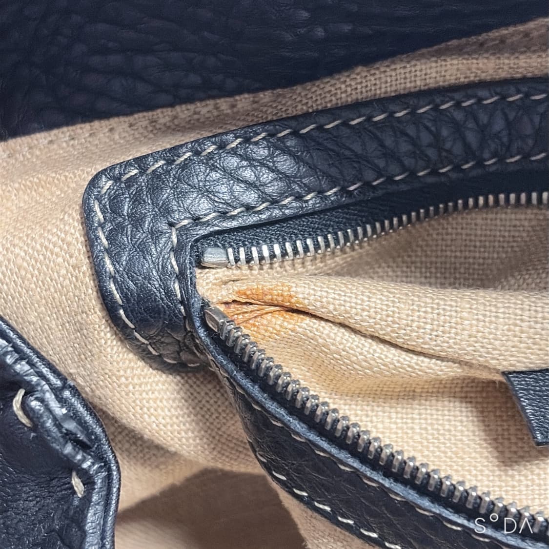 펜디 셀러리아 토트백 블랙 상품이미지7