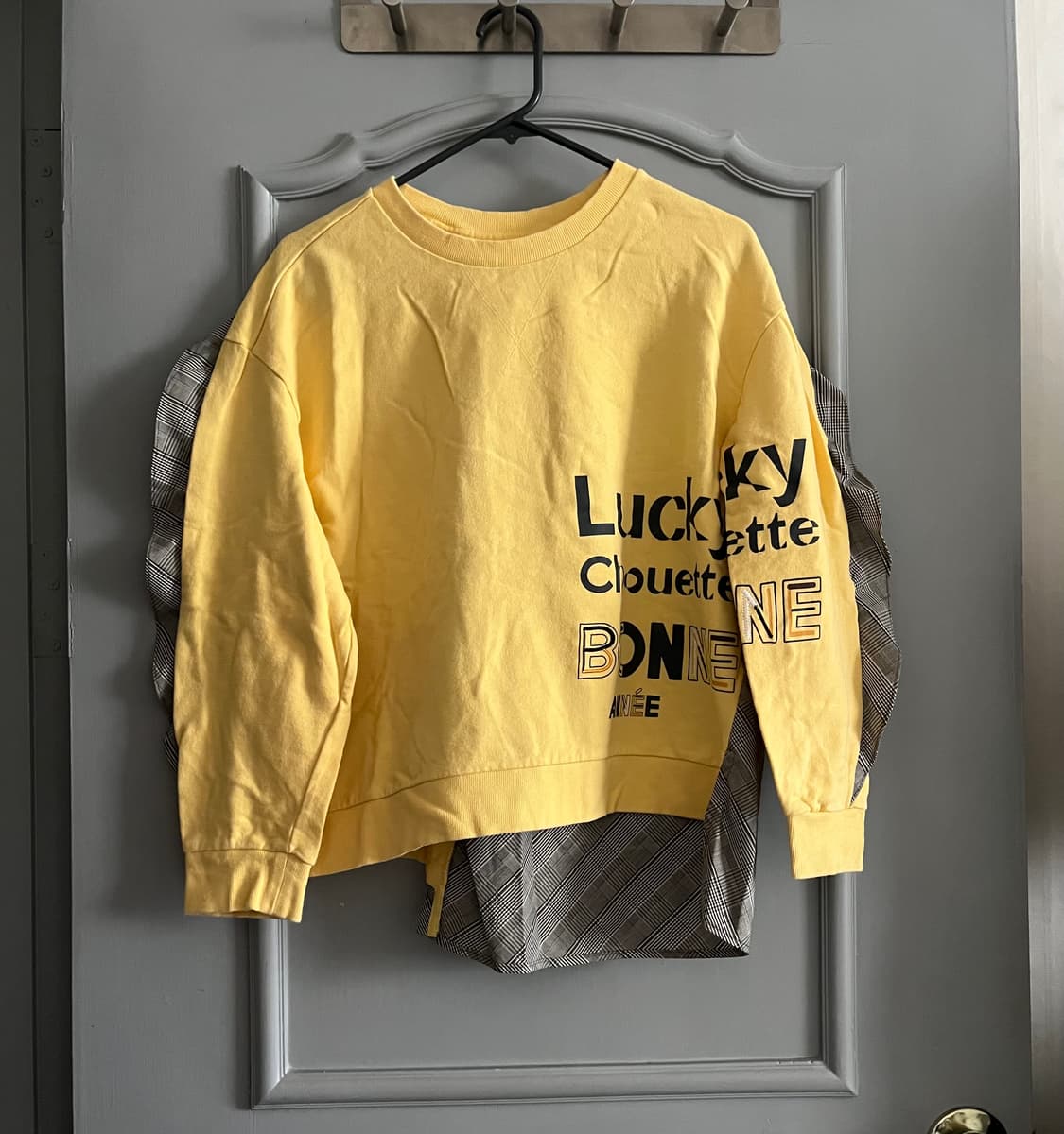 럭키슈에뜨 프릴 언발 맨투맨 36사이즈 상품이미지1