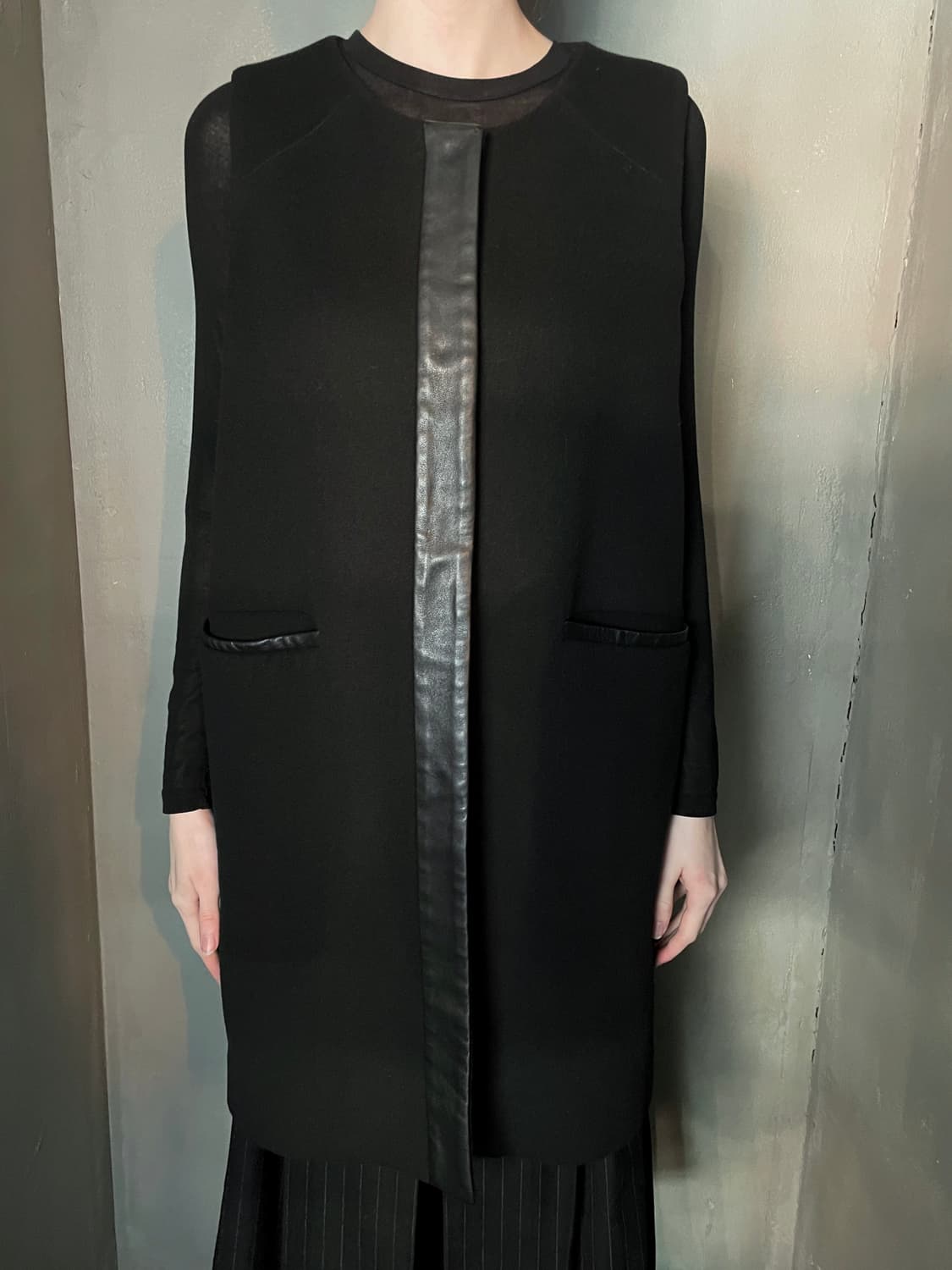 캘빈 클라인 레더 트리밍 울 베스트 상품이미지1