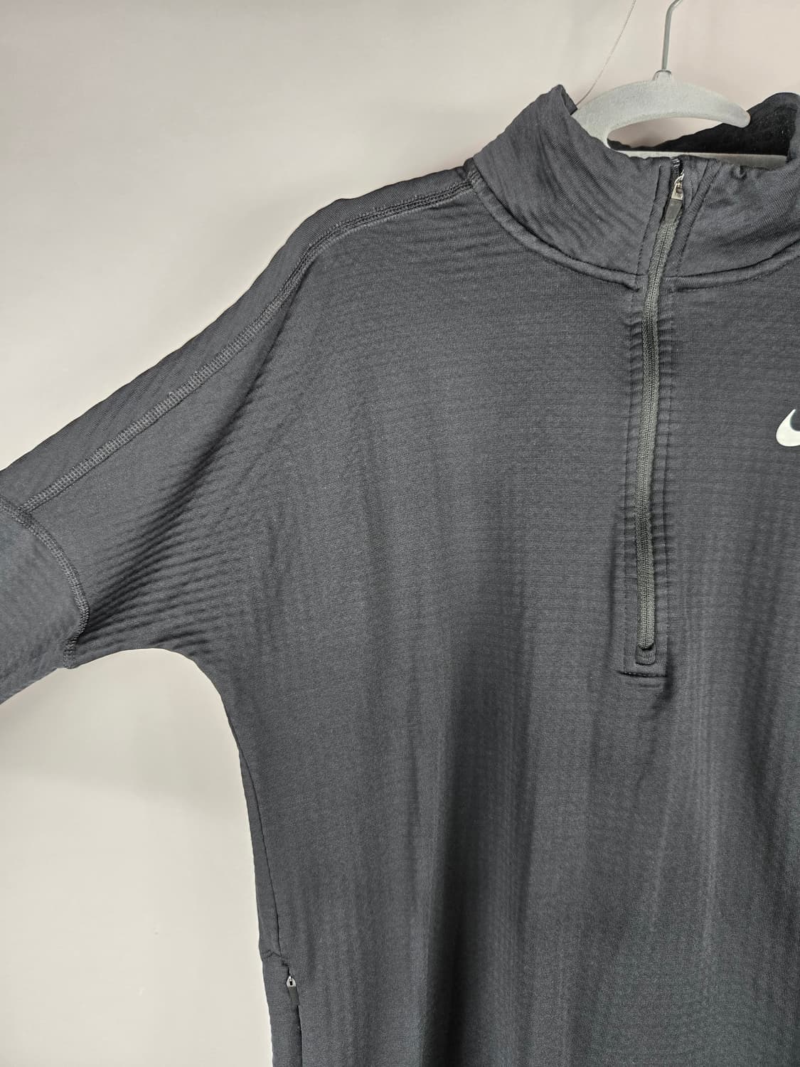 [무료배송]나이키 M 여성 드라이핏 기능성 반집업 러닝 티셔츠 블랙 상품이미지3