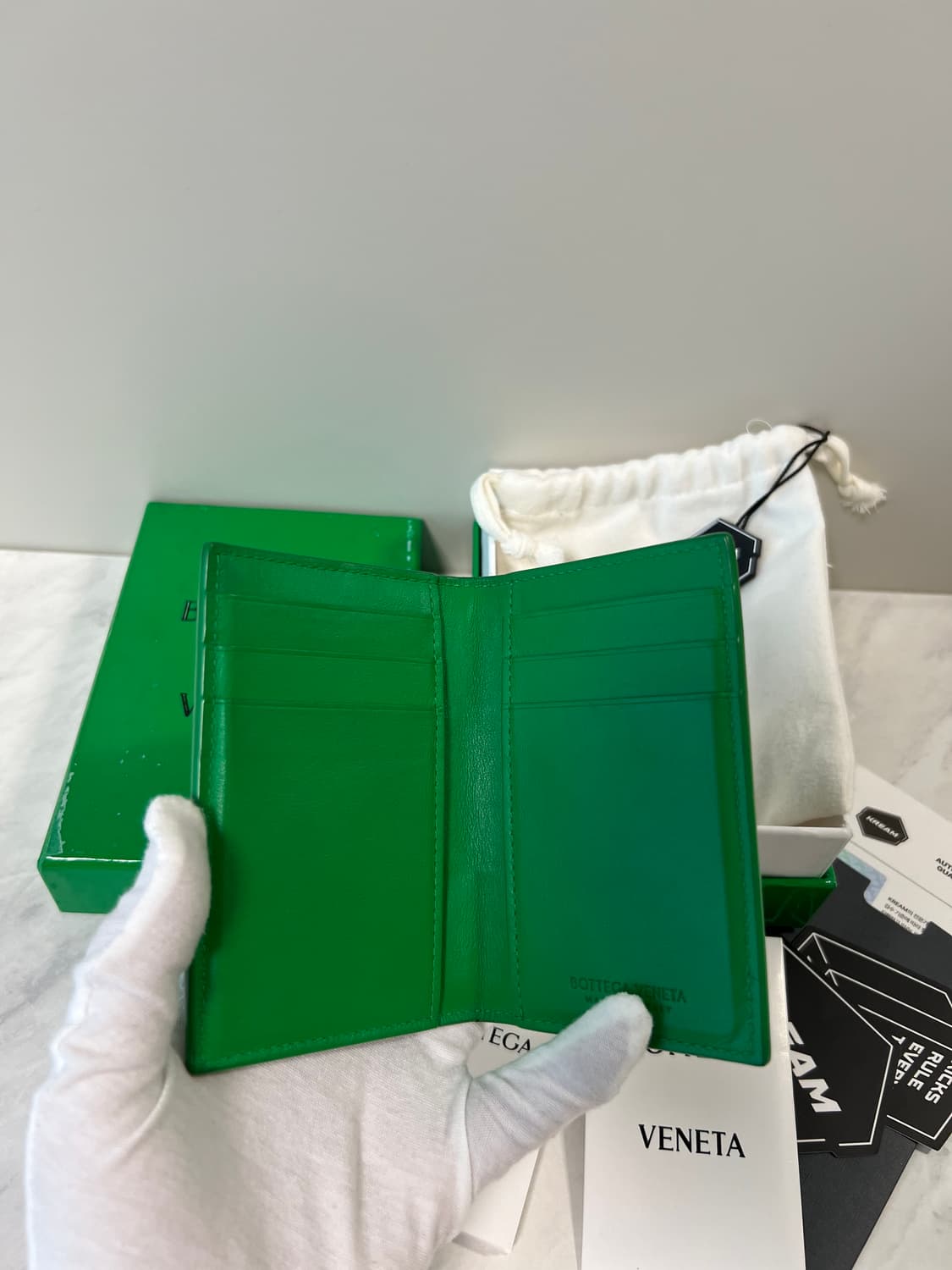 보테가베네타 플랩 카드지갑 상품이미지3