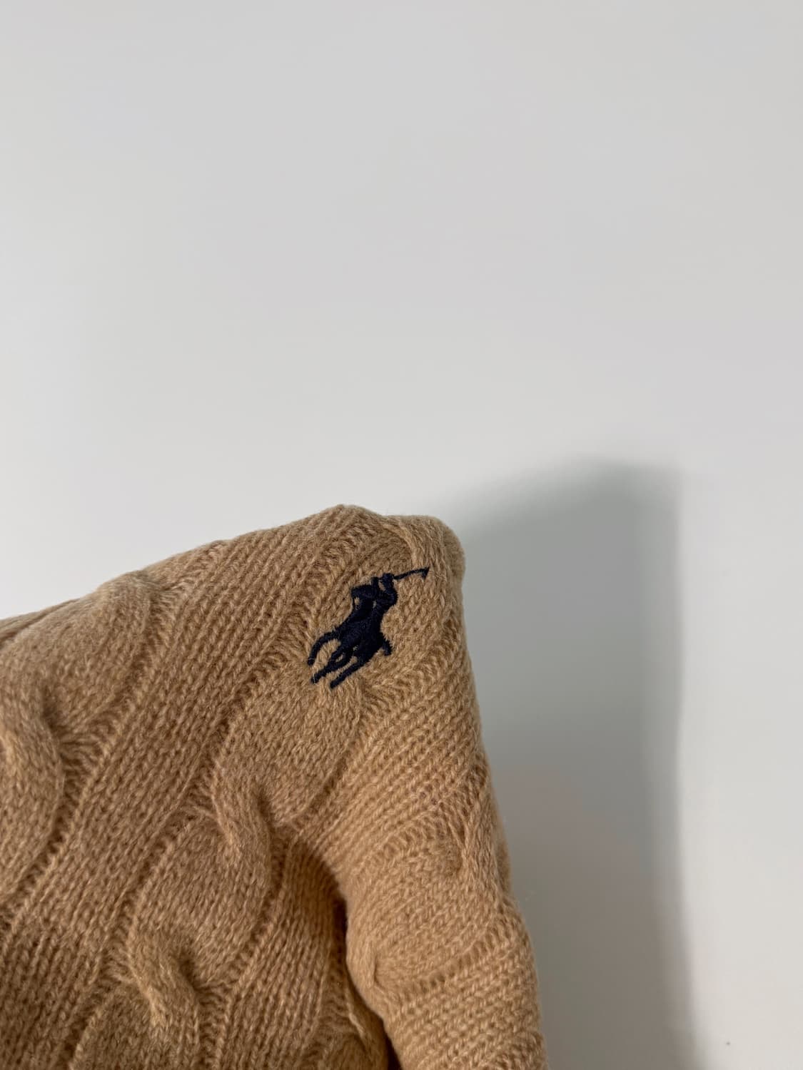 폴로 랄프로렌 신형 QR라벨 캐시미어 울 베이지 꽈배기 니트 상품이미지4