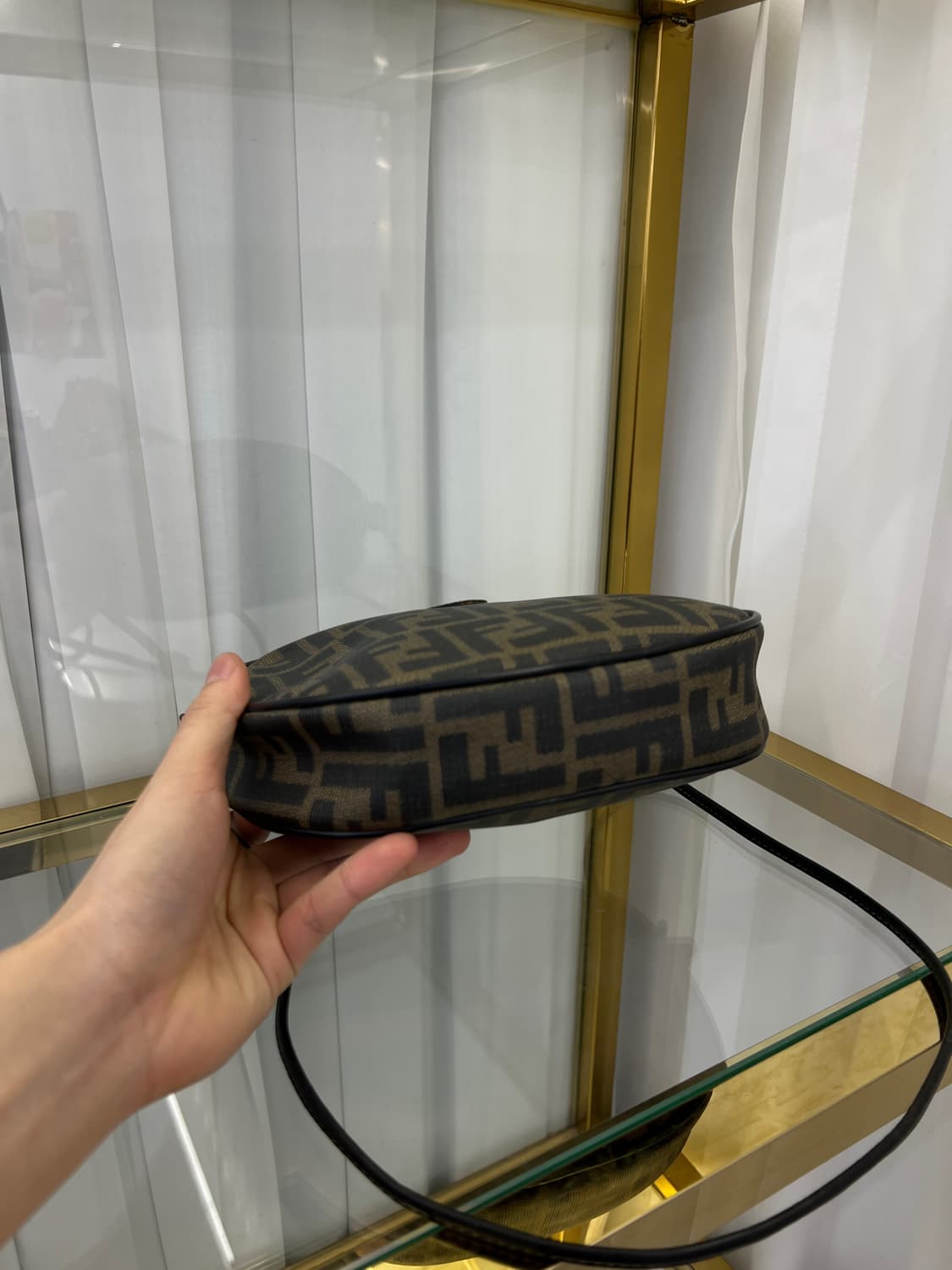 펜디크로스백 상품이미지2