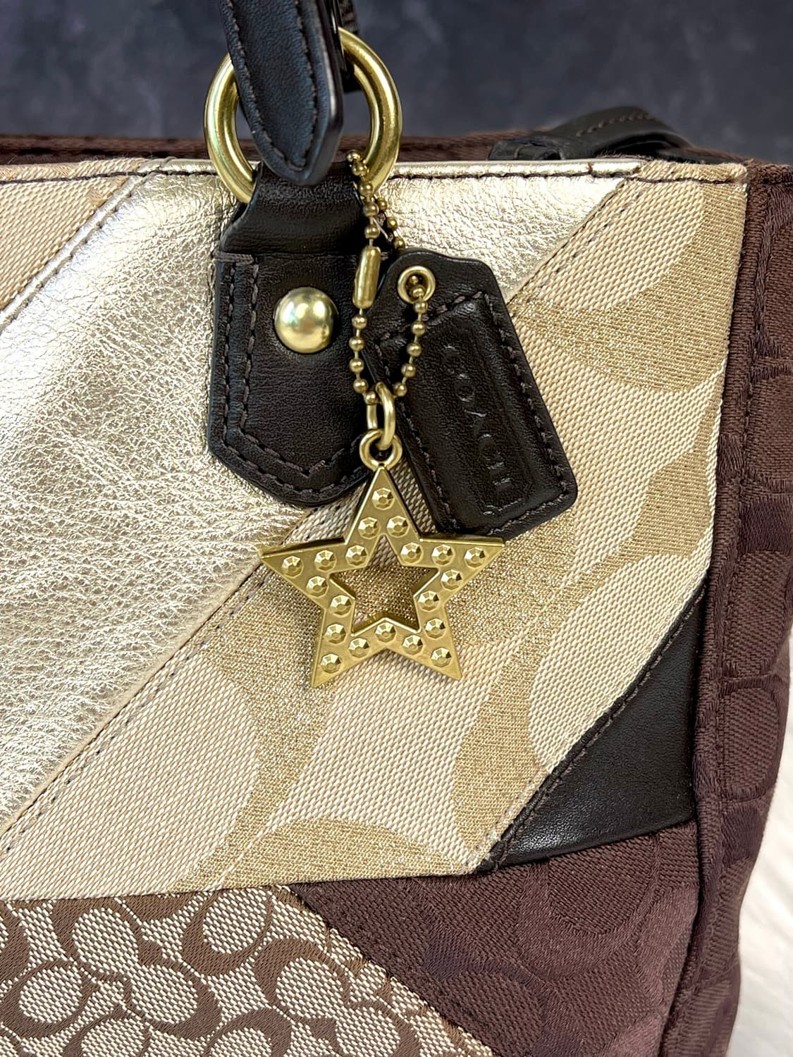Rare coach 모카 브라운 스웨이드 패치워크 아카이브 토트백 상품이미지4