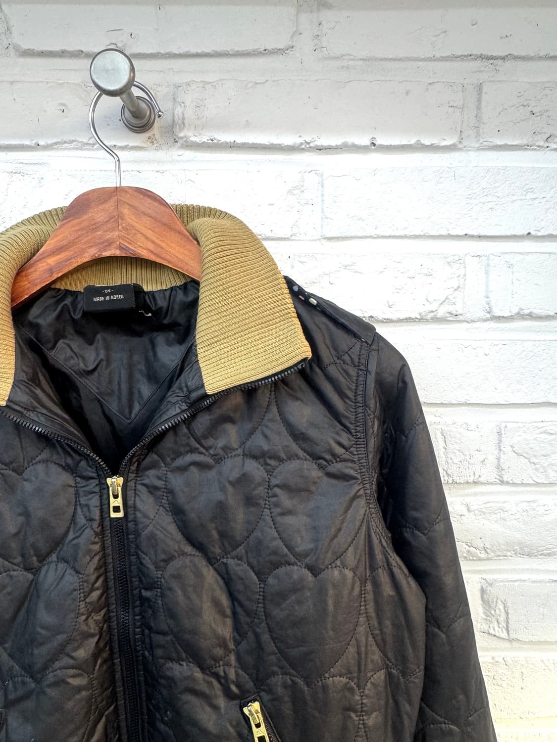 아디다스 블랙골드 퀄트 패딩 상품이미지4