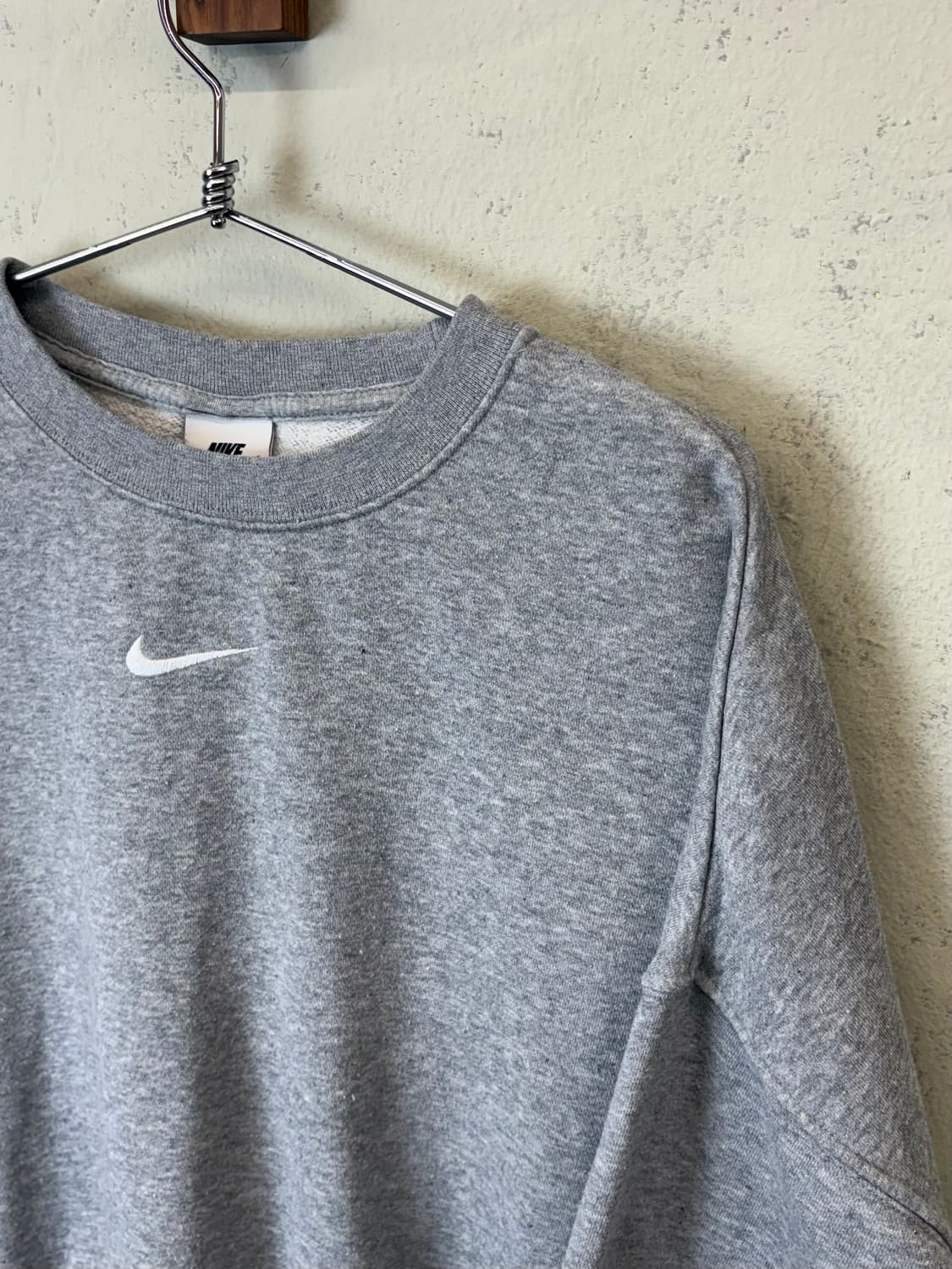 나이키 미드 스우시 크롭 맨투맨 그레이 상품이미지5