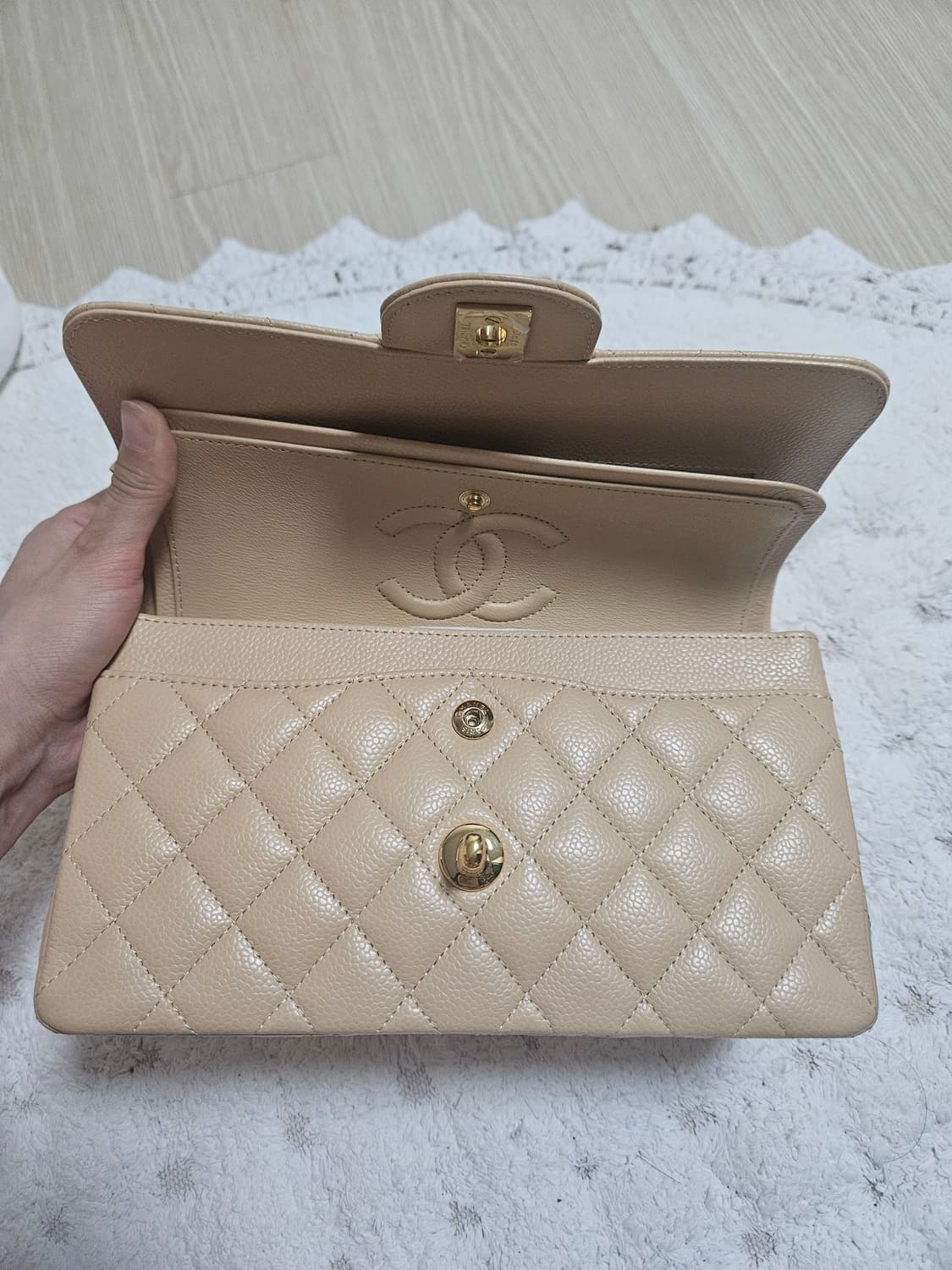 샤넬 클래식 스몰 베이지 내장칩 상품이미지3