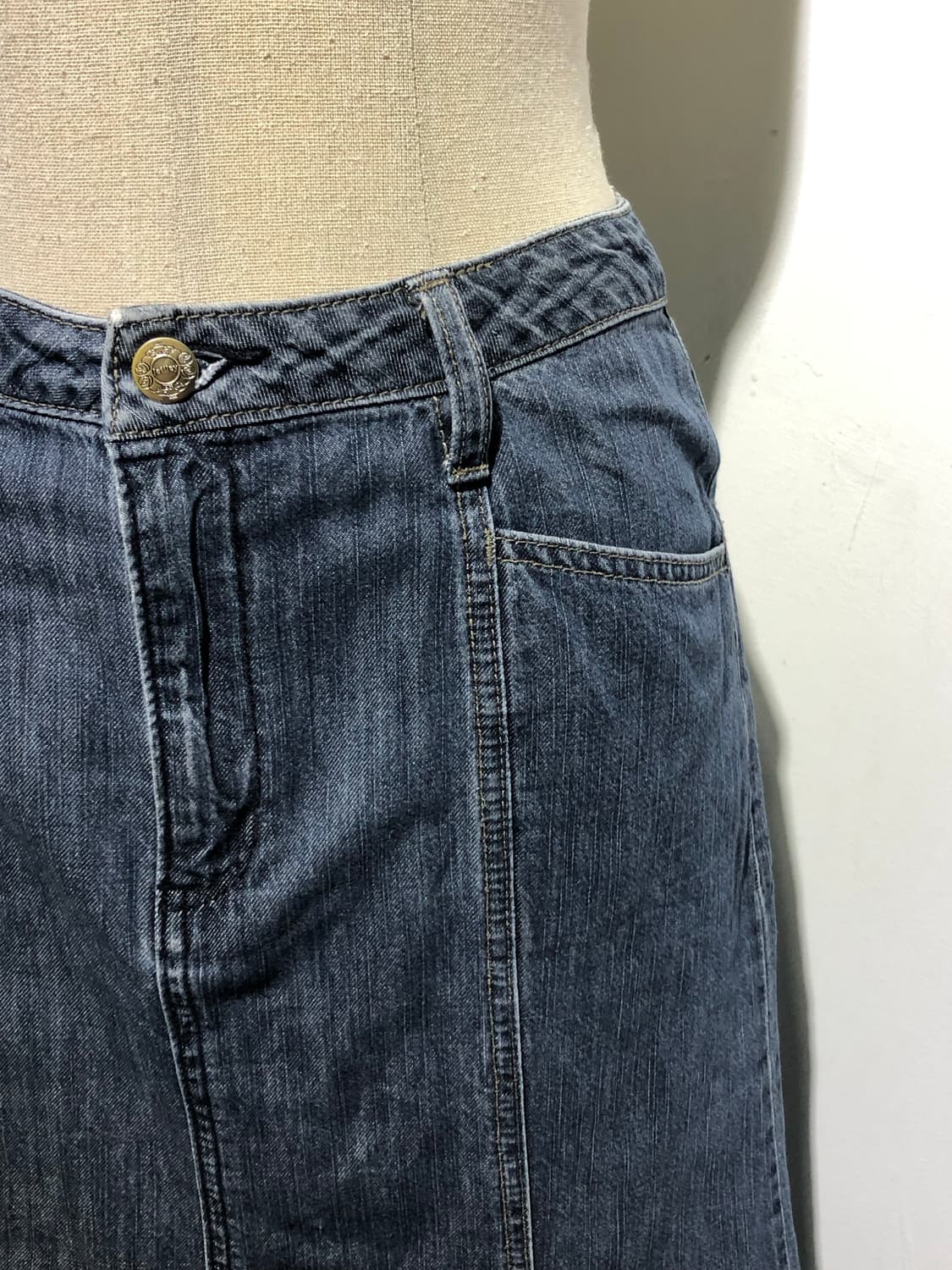 스티치포인트 데님 미디 스커트 상품이미지2