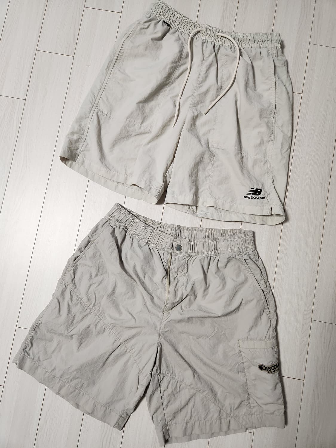 디스커버리 뉴발란스 반바지 사이즈m 일괄 두벌 판매

둘다 베이지색이고  상품이미지1